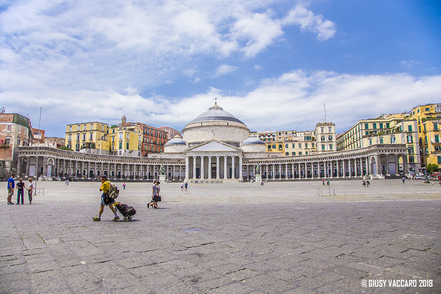 Cosa vedere a Napoli in 3 giorni: piazza del Plebiscito